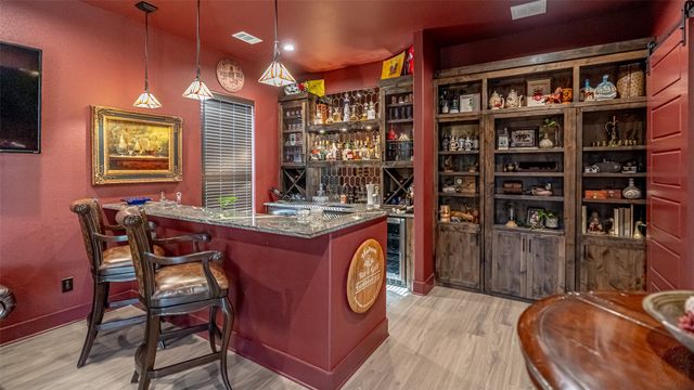 5611 Hondo Drive, De Cordova, TX 76049