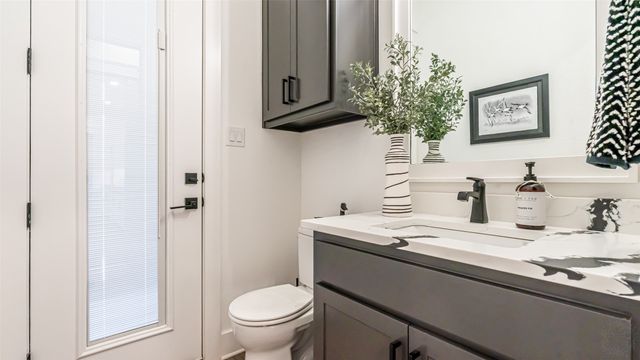 5611 Hondo Drive, De Cordova, TX 76049