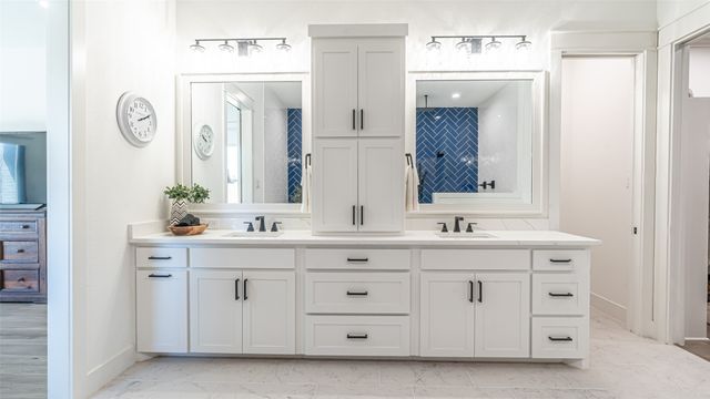 5611 Hondo Drive, De Cordova, TX 76049