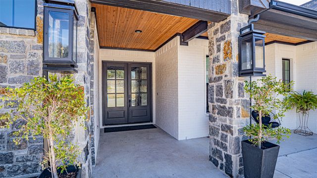 5611 Hondo Drive, De Cordova, TX 76049