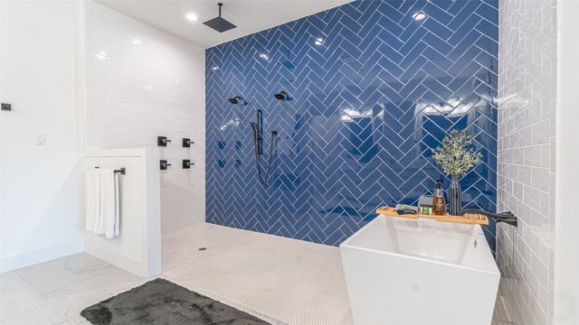 5611 Hondo Drive, De Cordova, TX 76049