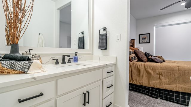 5611 Hondo Drive, De Cordova, TX 76049