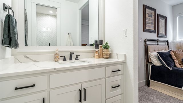 5611 Hondo Drive, De Cordova, TX 76049