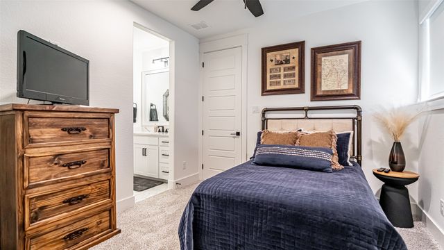 5611 Hondo Drive, De Cordova, TX 76049