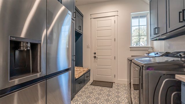 5611 Hondo Drive, De Cordova, TX 76049