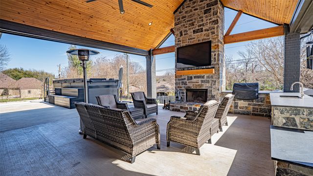 5611 Hondo Drive, De Cordova, TX 76049