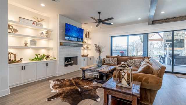 5611 Hondo Drive, De Cordova, TX 76049