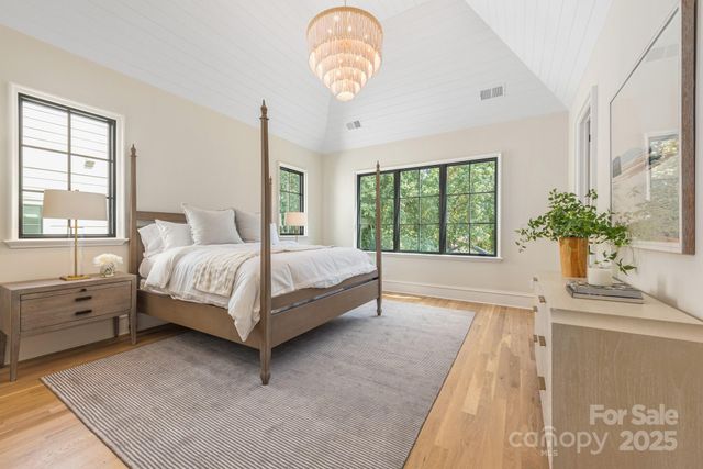 4017 Ridgecrest Avenue, Charlotte, NC 28211
