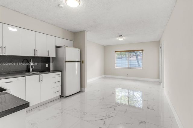 310 SW 76th Ct 1, Miami, FL 33144