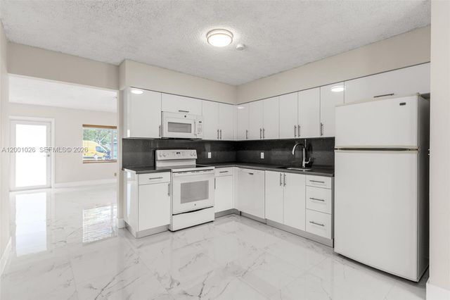 310 SW 76th Ct 1, Miami, FL 33144