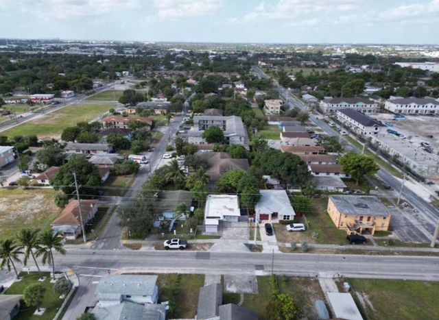 707 NW 3rd Avenue 2, Pompano Beach, FL 33060