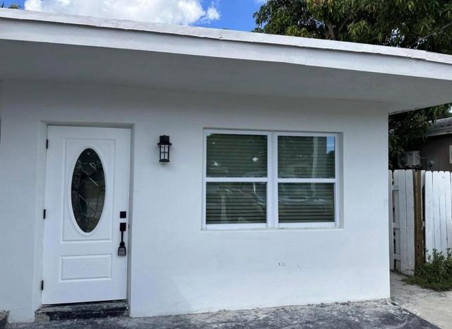 707 NW 3rd Avenue 2, Pompano Beach, FL 33060