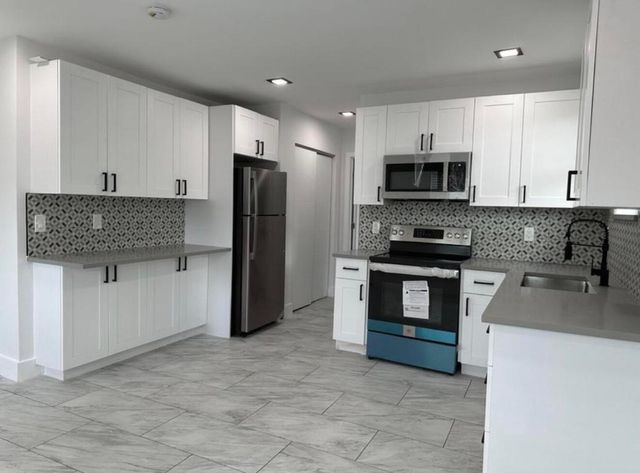 707 NW 3rd Avenue 2, Pompano Beach, FL 33060