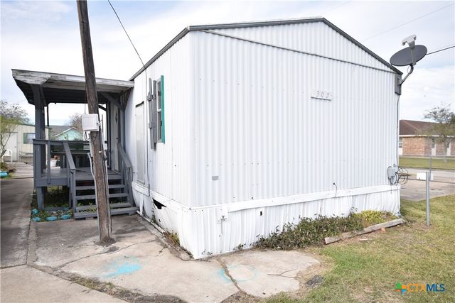 305 W Railroad Street, Port Lavaca, TX 77979