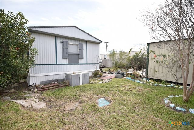 305 W Railroad Street, Port Lavaca, TX 77979