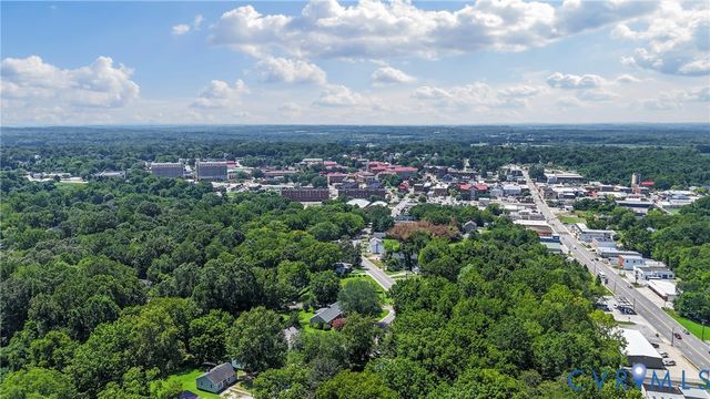 607 Longwood Ave, Farmville, VA 23901