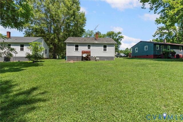 607 Longwood Ave, Farmville, VA 23901