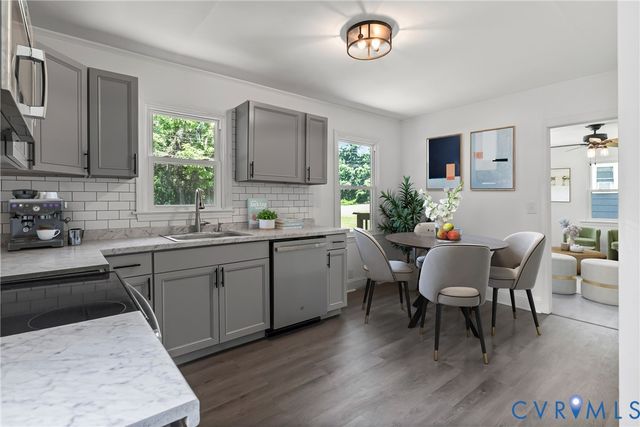 607 Longwood Ave, Farmville, VA 23901