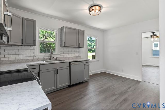 607 Longwood Ave, Farmville, VA 23901