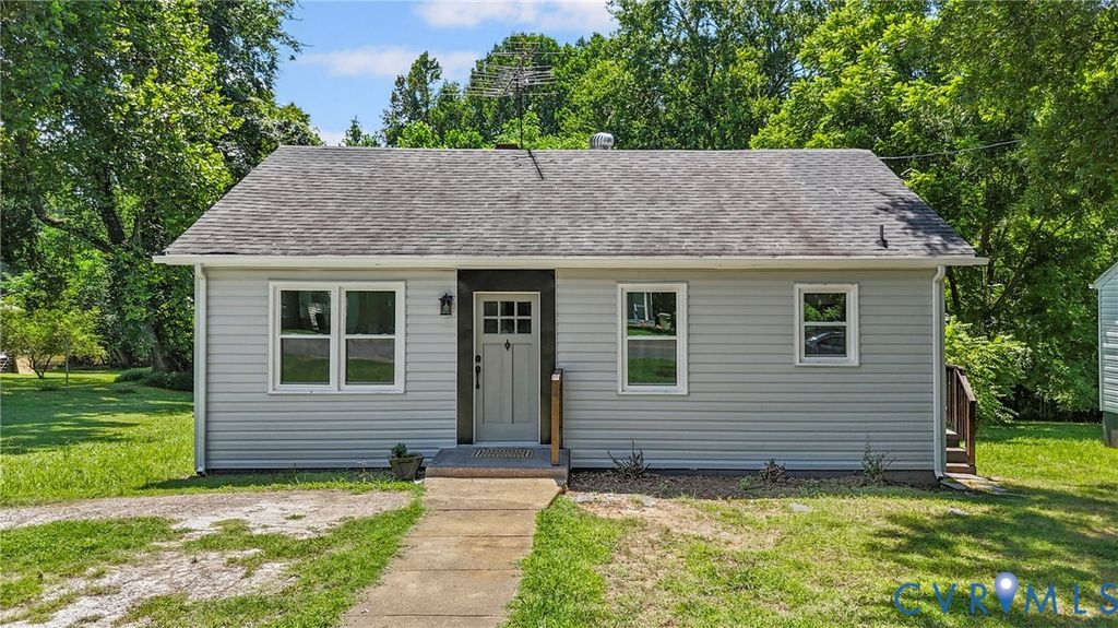 607 Longwood Ave, Farmville, VA 23901