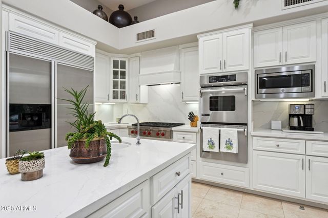 10855 E GOLD DUST Avenue, Scottsdale, AZ 85259