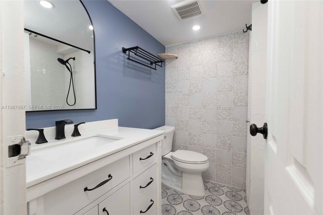 13499 Biscayne Boulevard 613, North Miami, FL 33181