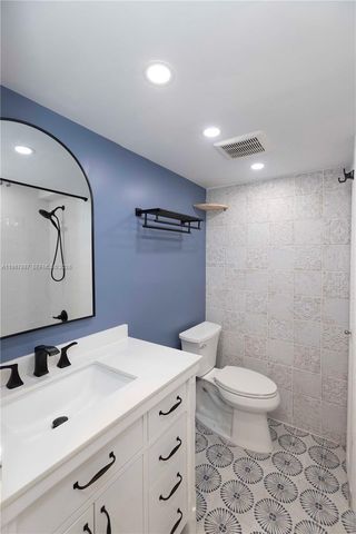 13499 Biscayne Boulevard 613, North Miami, FL 33181