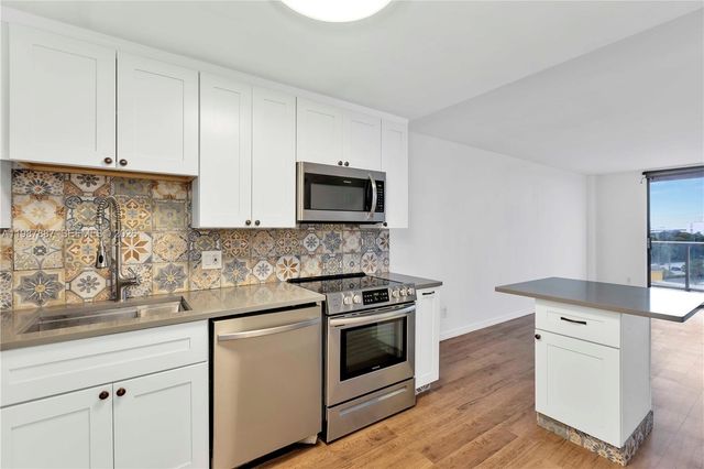 13499 Biscayne Boulevard 613, North Miami, FL 33181