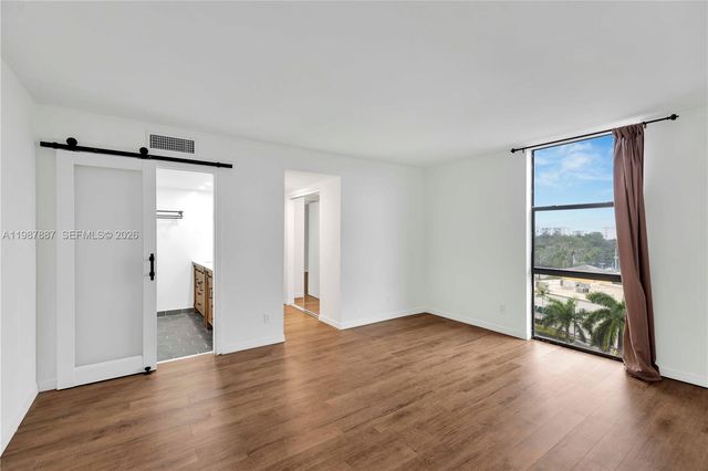 13499 Biscayne Boulevard 613, North Miami, FL 33181