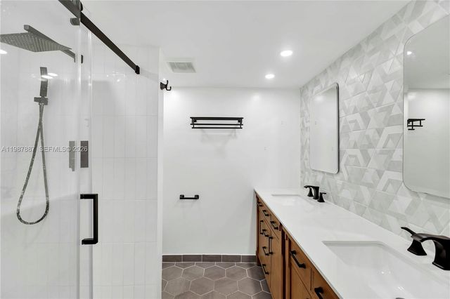 13499 Biscayne Boulevard 613, North Miami, FL 33181