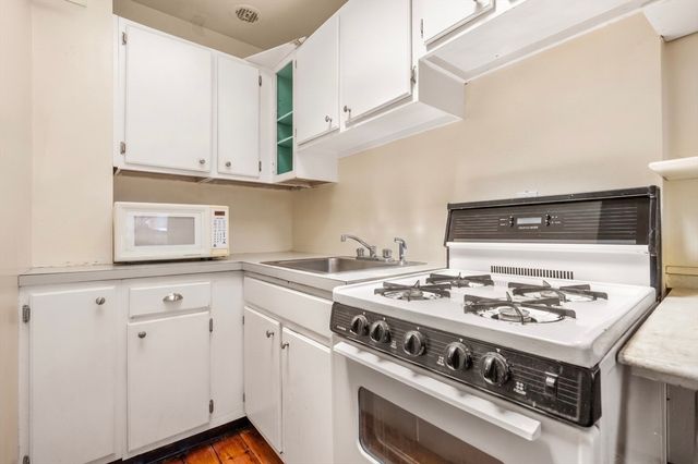 8 Brimmer St 5B, Boston, MA 02108