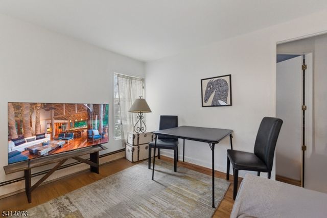 2455 3Rd St, Fort Lee Boro, NJ 07024