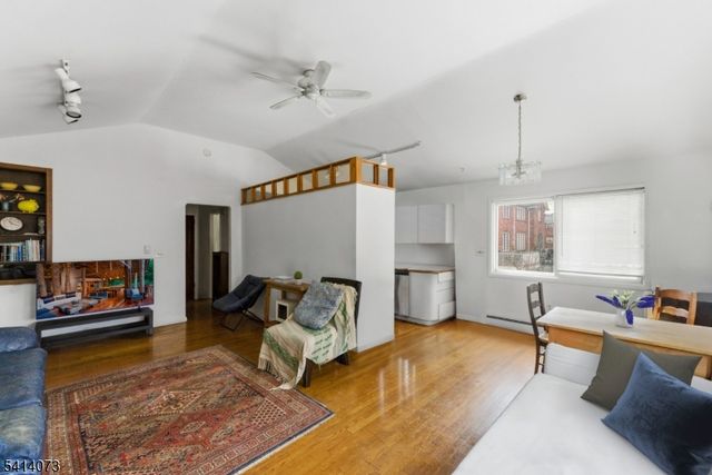 2455 3Rd St, Fort Lee Boro, NJ 07024