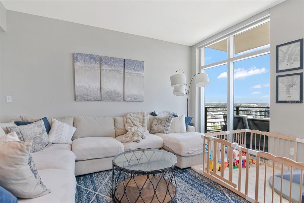 Image 16 of property listing at 1120 E KENNEDY BOULEVARD 1211, Tampa, FL 33602