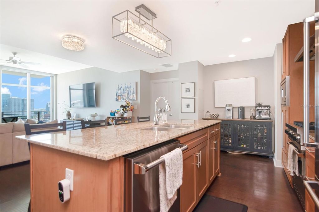 Image 4 of property listing at 1120 E KENNEDY BOULEVARD 1211, Tampa, FL 33602
