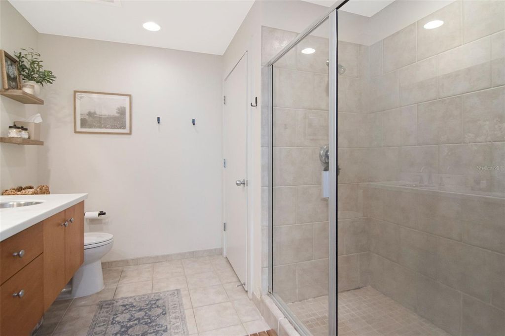 Image 40 of property listing at 1120 E KENNEDY BOULEVARD 1211, Tampa, FL 33602