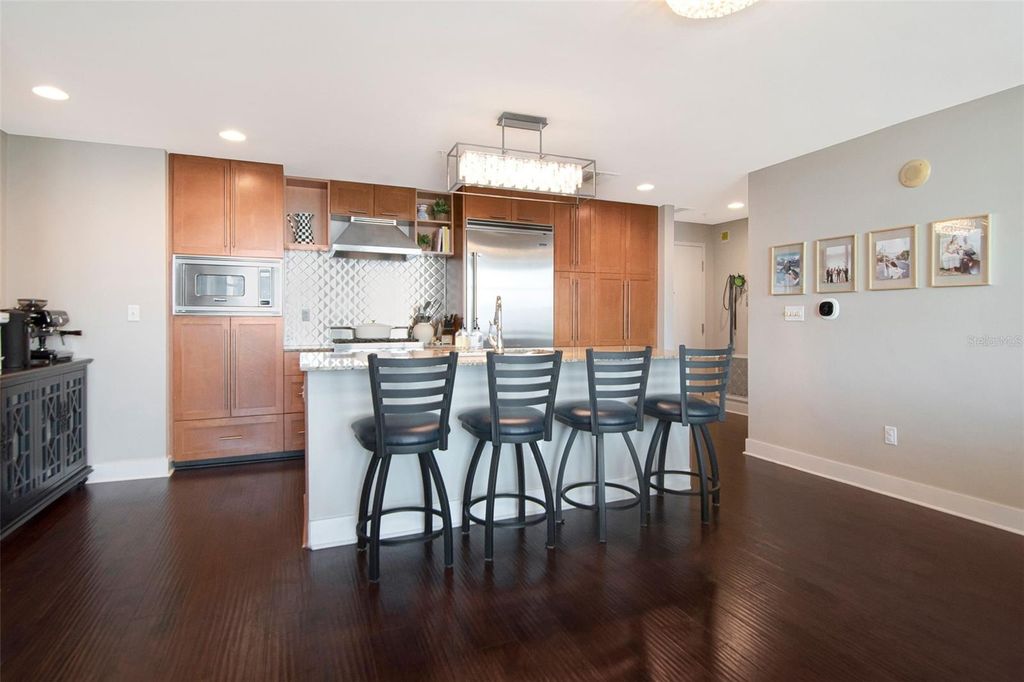 Image 9 of property listing at 1120 E KENNEDY BOULEVARD 1211, Tampa, FL 33602
