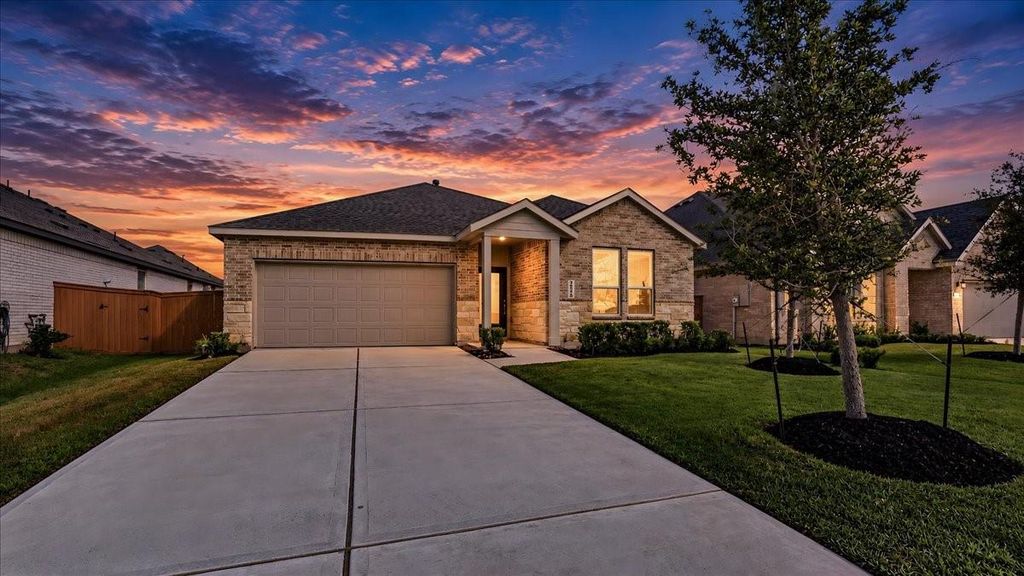 2816 Golden Isle Drive, Texas City, TX 77568