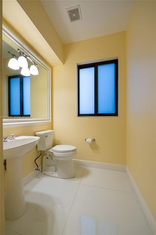 18540 SW 43rd St, Miramar, FL 33029