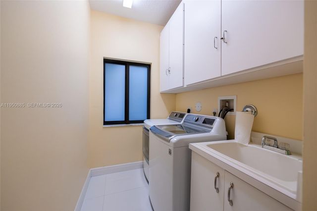 18540 SW 43rd St, Miramar, FL 33029