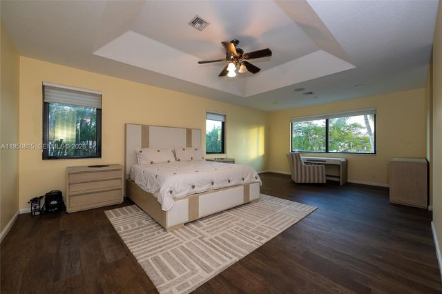 18540 SW 43rd St, Miramar, FL 33029