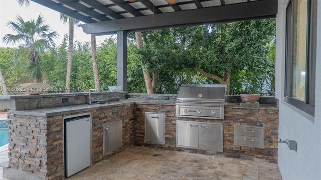 18540 SW 43rd St, Miramar, FL 33029