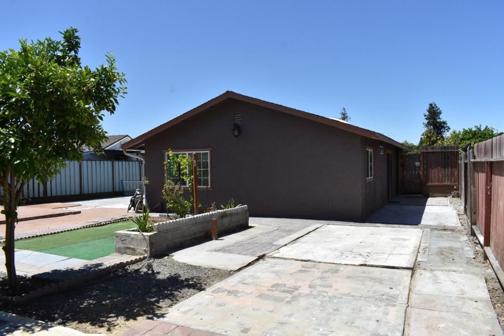 Image 32 of property listing at 1040 Central Avenue, Hollister, CA 95023