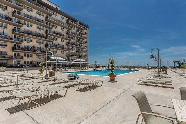 25 Neptune Boulevard 2nd Floor Apt. E, Long Beach, NY 11561