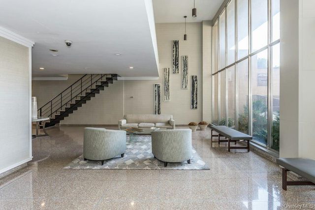 25 Neptune Boulevard 2nd Floor Apt. E, Long Beach, NY 11561