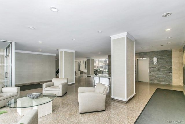 25 Neptune Boulevard 2nd Floor Apt. E, Long Beach, NY 11561