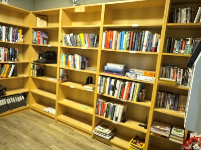 25 Neptune Boulevard 2nd Floor Apt. E, Long Beach, NY 11561