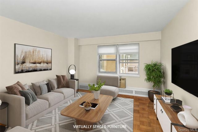 25 Neptune Boulevard 2nd Floor Apt. E, Long Beach, NY 11561