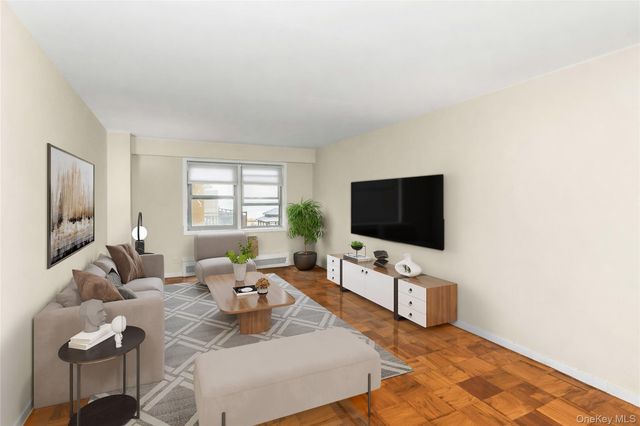 25 Neptune Boulevard 2nd Floor Apt. E, Long Beach, NY 11561
