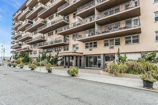25 Neptune Boulevard 2nd Floor Apt. E, Long Beach, NY 11561